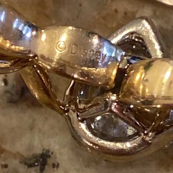 Size 7 engagement ring and band